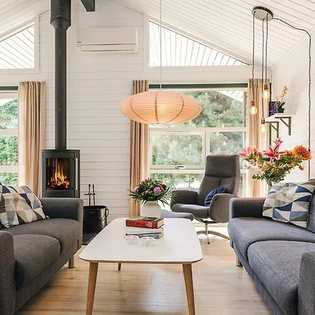 10 Person In Vaeggerlose-by Traum