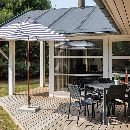 Сasa de vacaciones 10 Person In Vaeggerlose-by Traum Bøtø By